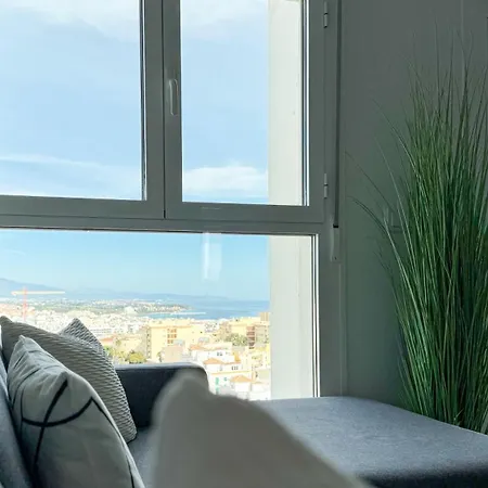 One7 The Sunrise Penthouse Apartment *