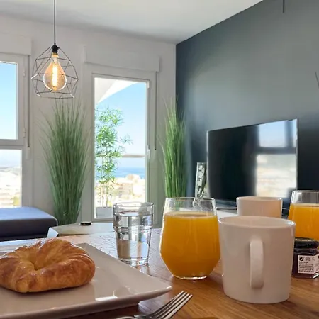 Апартаменты One7 The Sunrise Penthouse *